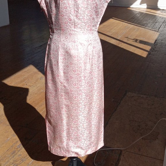 Handcrafted two-tone pink floral satin Sheen dress - Picture 9 of 13